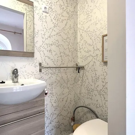 Apartment - Agreable T2 Bis Avec Wifi - Fr-1-608-246 Le Mont-Dore